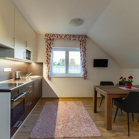 Apartmany Kohoutek A Slepicka V Novohradskych Horach Nové Hrady Buitenkant foto