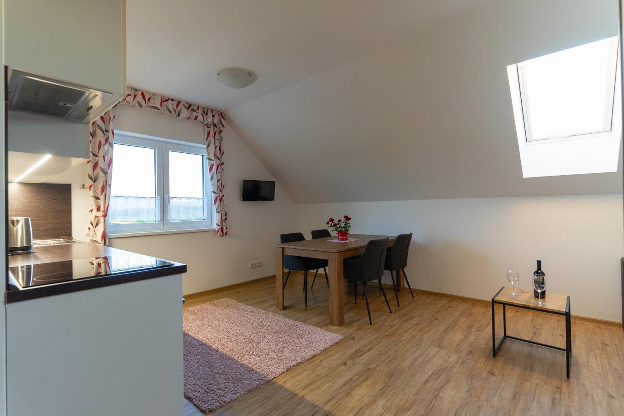 Apartmany Kohoutek A Slepicka V Novohradskych Horach Nové Hrady Buitenkant foto