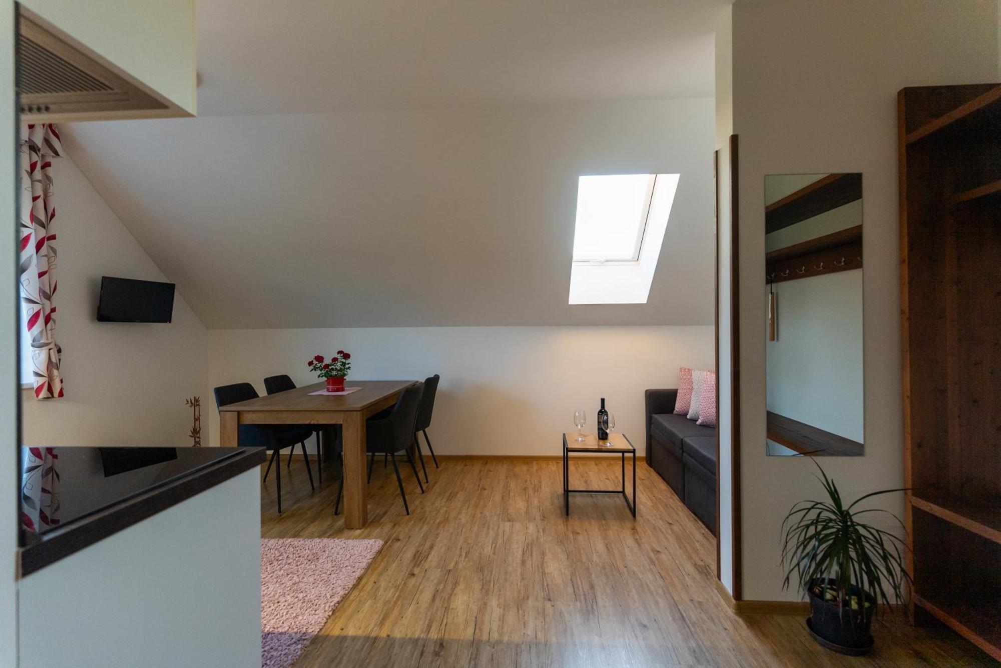 Apartmany Kohoutek A Slepicka V Novohradskych Horach Nové Hrady Buitenkant foto