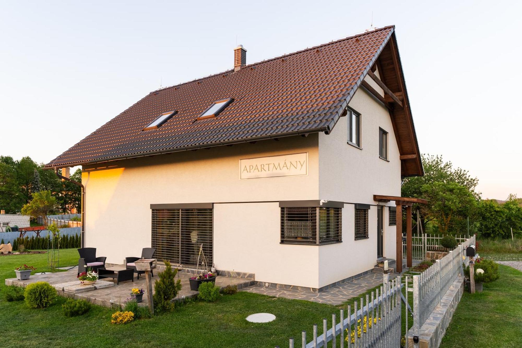 Apartmany Kohoutek A Slepicka V Novohradskych Horach Nové Hrady Buitenkant foto