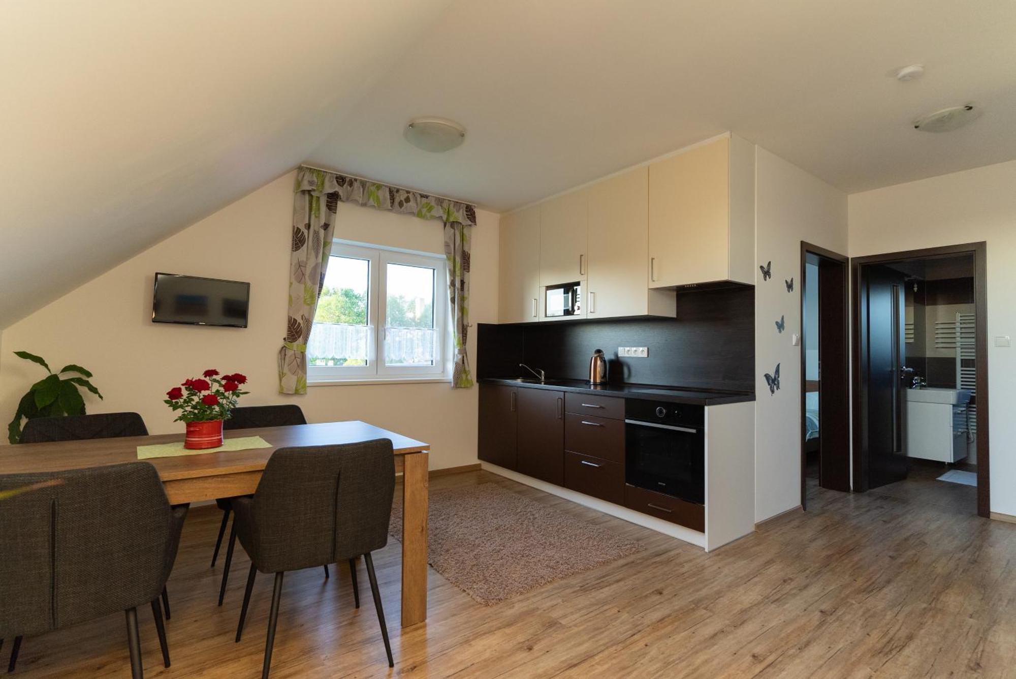 Apartmany Kohoutek A Slepicka V Novohradskych Horach Nové Hrady Buitenkant foto